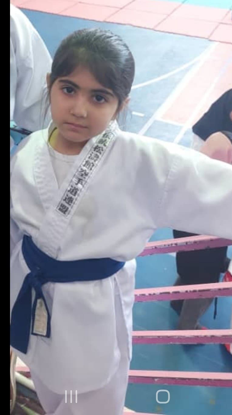 نایب قهرمانی دانش آموز دبستان نیلا در مسابقات کاراته غرب کشور